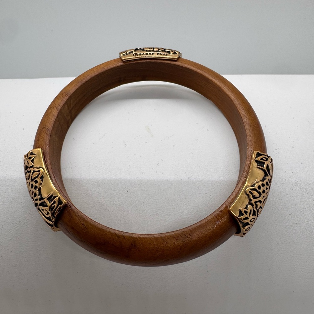 Barse Thai wooden bangle bracelet with gold-tone decorative panels - Picture 8 of 10